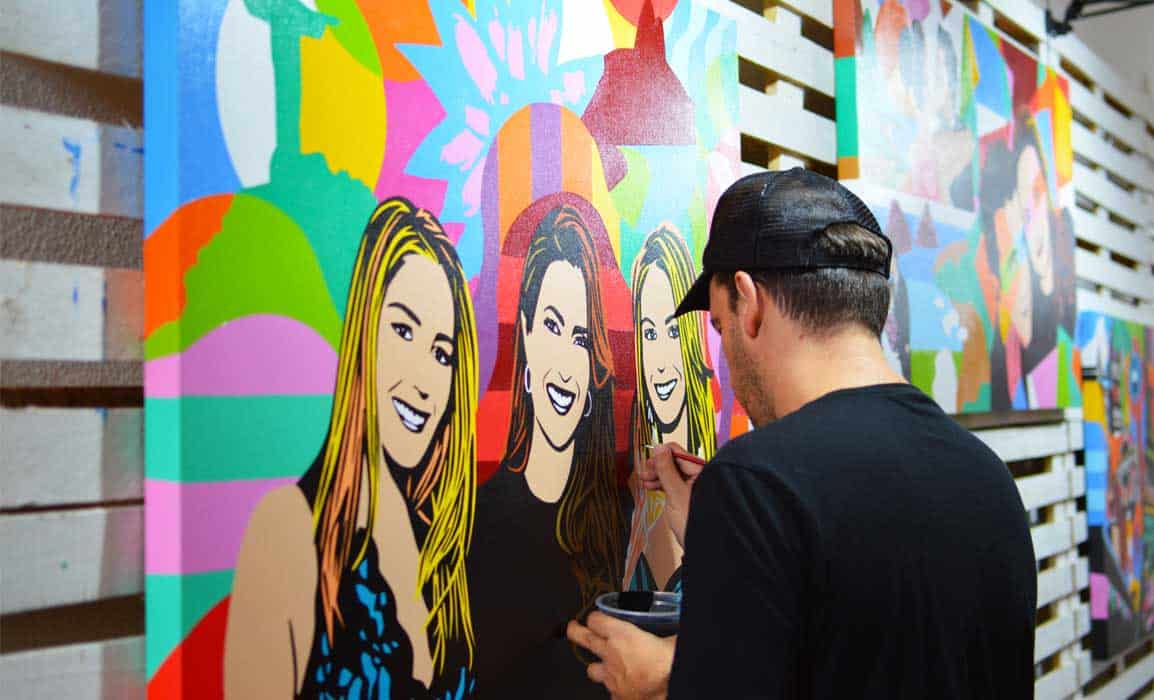 Artista Lobo em seu atelier Pop Arte no Brasil
